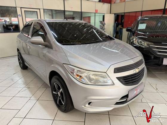 CHEVROLET ONIX 1.0 MPFI LS 8V FLEX 4P MANUAL CHEVROLET ONIX 1.0 MPFI LS 8V FLEX 4P MANUAL